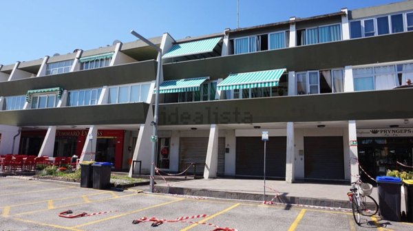 negozio in vendita a Comacchio in zona Lido delle Nazioni