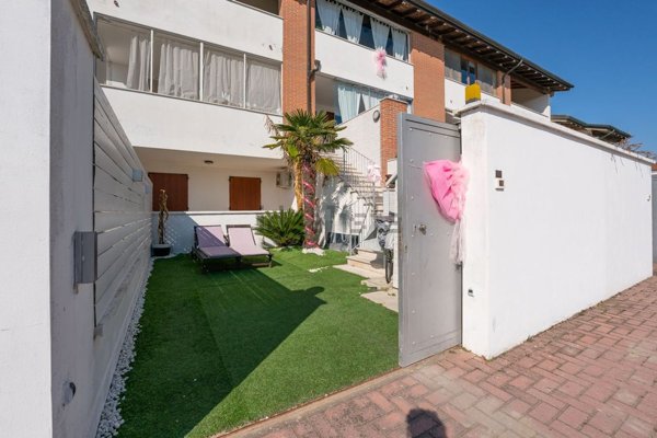 casa indipendente in vendita a Comacchio in zona Lido degli Estensi