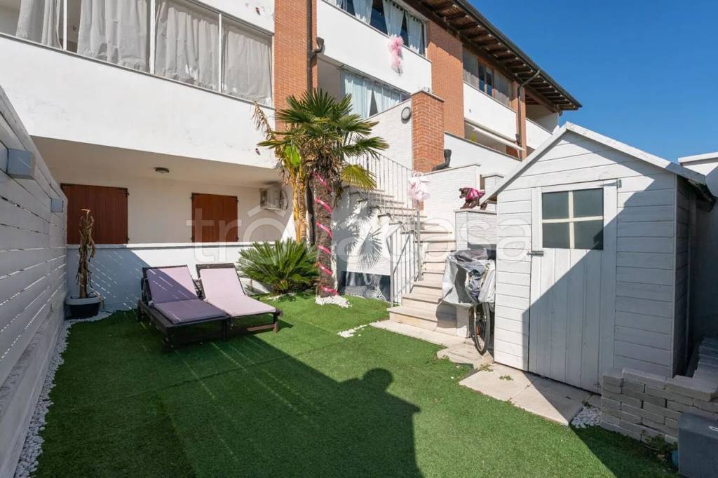 casa indipendente in vendita a Comacchio in zona Lido degli Estensi