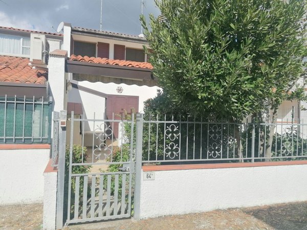 casa indipendente in vendita a Comacchio in zona Lido delle Nazioni