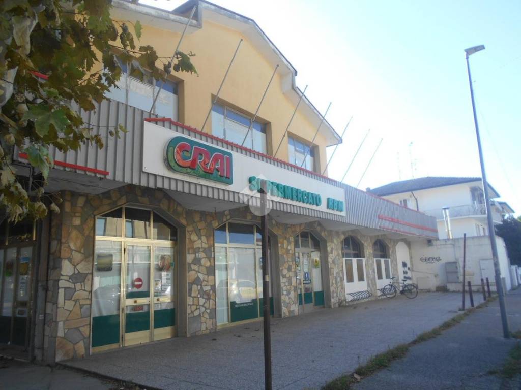 negozio in vendita a Comacchio in zona Porto Garibaldi