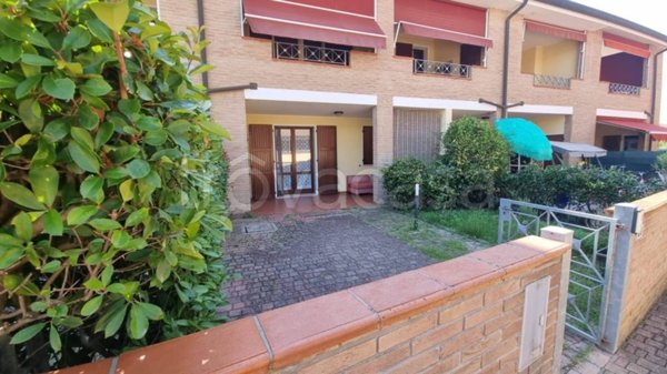 casa indipendente in vendita a Comacchio in zona Lido degli Estensi