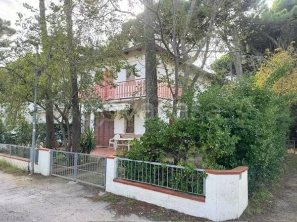 casa indipendente in vendita a Comacchio in zona Lido di Spina