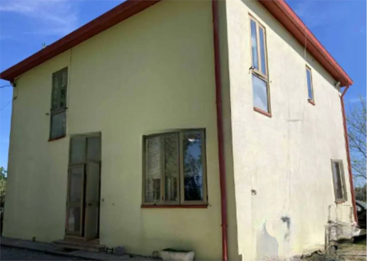 locale di sgombero in vendita a Comacchio