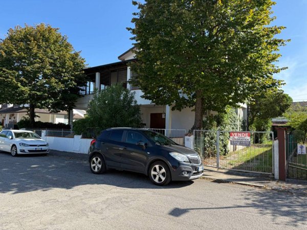 casa indipendente in vendita a Comacchio in zona Lido degli Scacchi