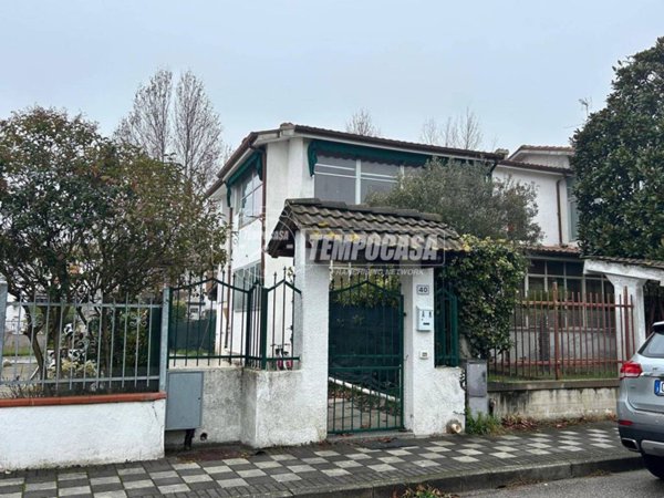 appartamento in vendita a Comacchio in zona Lido degli Scacchi