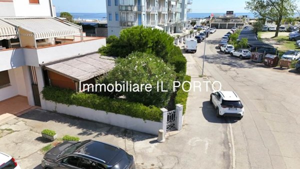 appartamento in vendita a Comacchio in zona Lido degli Scacchi