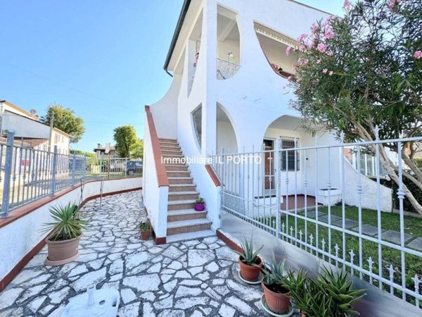 casa indipendente in vendita a Comacchio in zona Lido di Pomposa