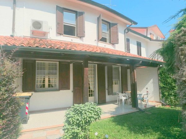 casa indipendente in vendita a Comacchio in zona Lido delle Nazioni