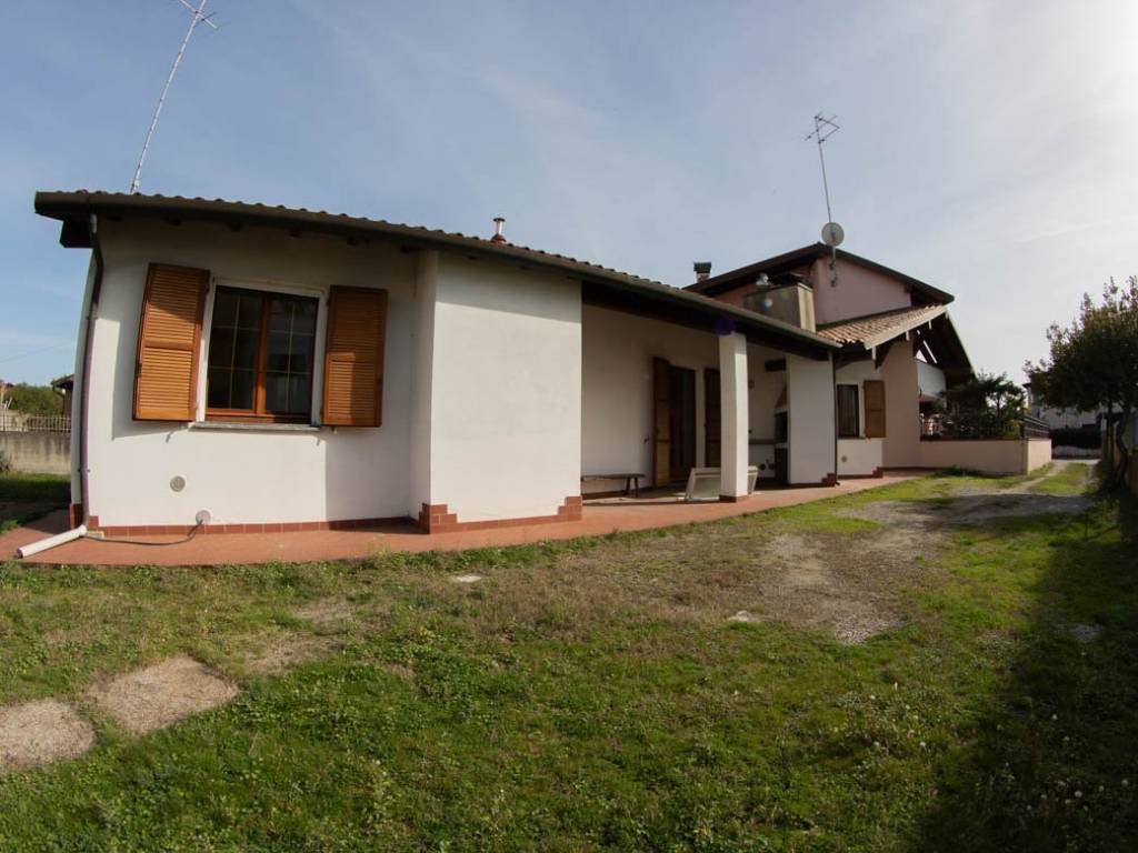 casa indipendente in vendita a Comacchio in zona Lido di Pomposa
