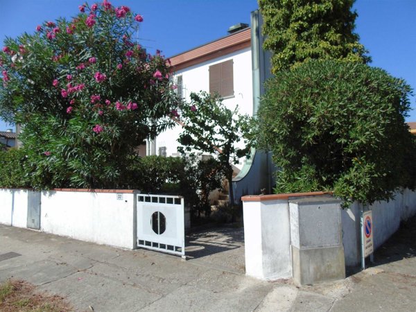 casa indipendente in vendita a Comacchio in zona Lido delle Nazioni