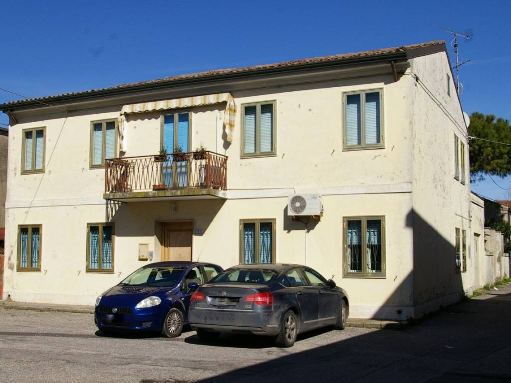 casa indipendente in vendita a Comacchio in zona Porto Garibaldi