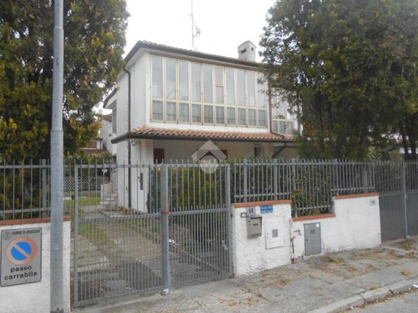 casa indipendente in vendita a Comacchio in zona Lido di Pomposa
