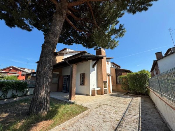 casa indipendente in vendita a Comacchio in zona Lido delle Nazioni
