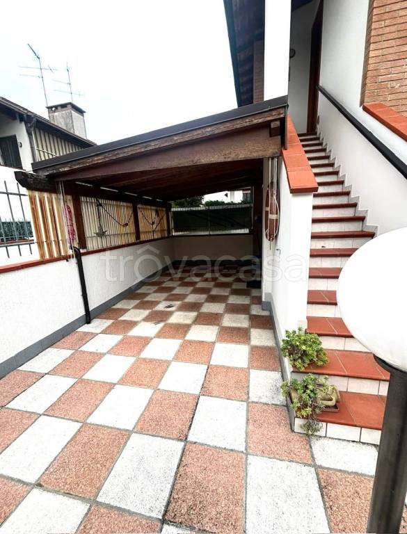 casa indipendente in vendita a Comacchio in zona Lido degli Estensi