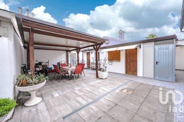 casa indipendente in vendita a Comacchio in zona Porto Garibaldi