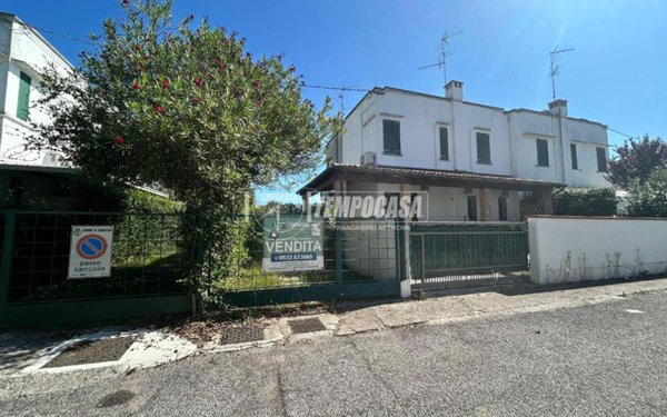 casa indipendente in vendita a Comacchio in zona Porto Garibaldi