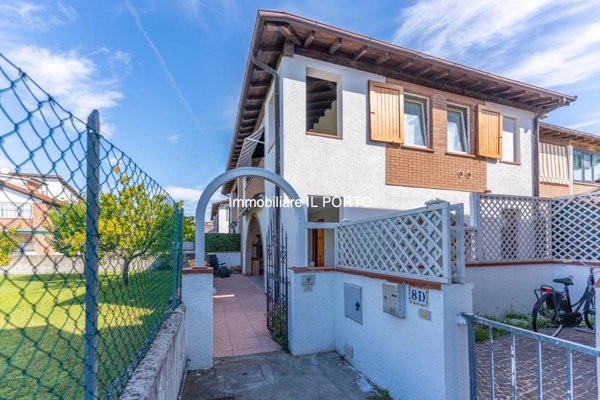 casa indipendente in vendita a Comacchio in zona Lido degli Estensi