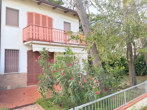 casa indipendente in vendita a Comacchio in zona Lido di Spina