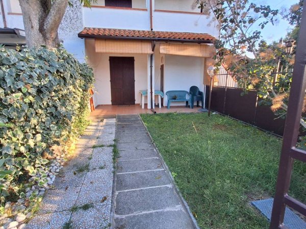 casa indipendente in vendita a Comacchio in zona Lido di Spina