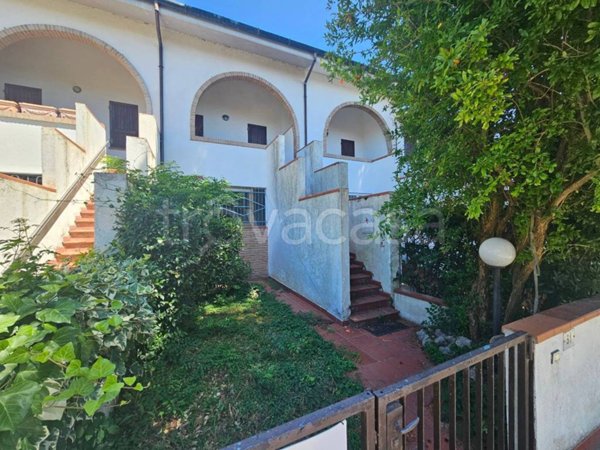 casa indipendente in vendita a Comacchio in zona Lido degli Estensi