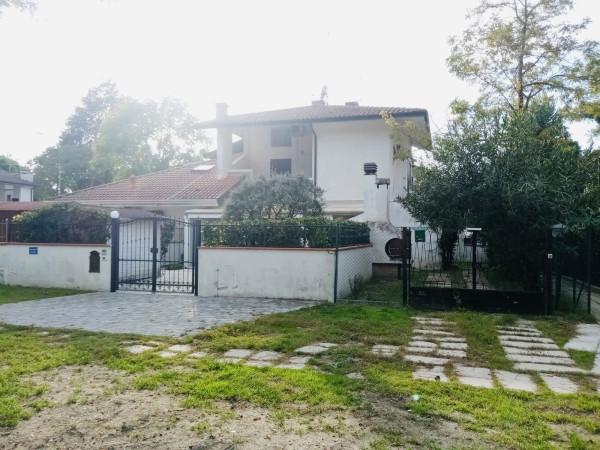 casa indipendente in vendita a Comacchio in zona Lido degli Estensi