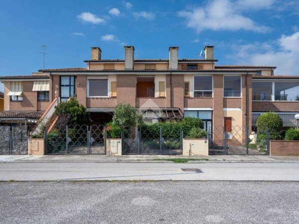 appartamento in vendita a Comacchio in zona Lido degli Estensi