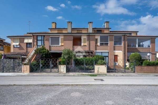 appartamento in vendita a Comacchio in zona Lido degli Estensi
