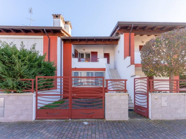 casa indipendente in vendita a Comacchio in zona Lido degli Scacchi
