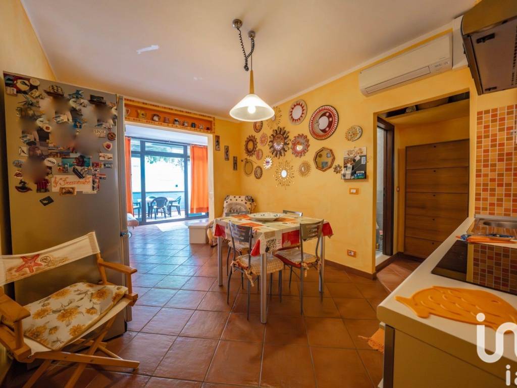appartamento in vendita a Comacchio in zona Porto Garibaldi