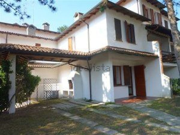 casa indipendente in vendita a Comacchio in zona Lido degli Estensi