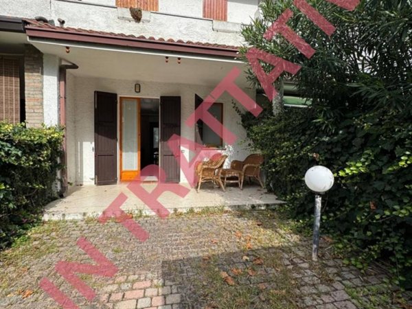 casa indipendente in vendita a Comacchio in zona Lido delle Nazioni