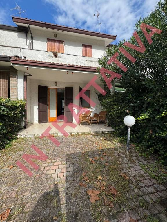 casa indipendente in vendita a Comacchio in zona Lido delle Nazioni