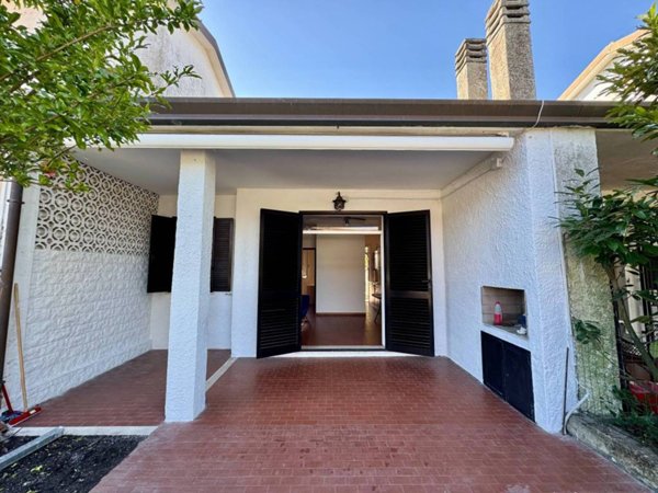 casa indipendente in vendita a Comacchio in zona Lido degli Scacchi
