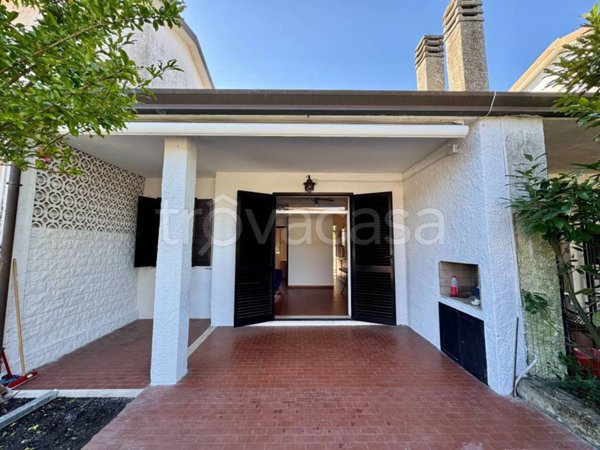 casa indipendente in vendita a Comacchio in zona Lido degli Scacchi