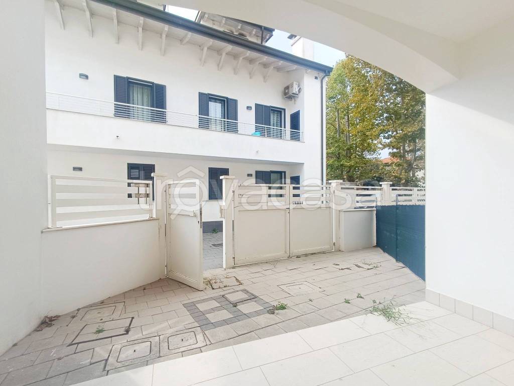 appartamento in vendita a Comacchio in zona Porto Garibaldi