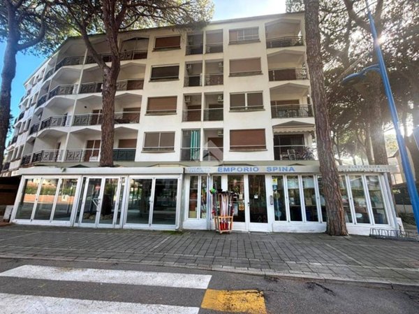 negozio in vendita a Comacchio in zona Lido di Spina