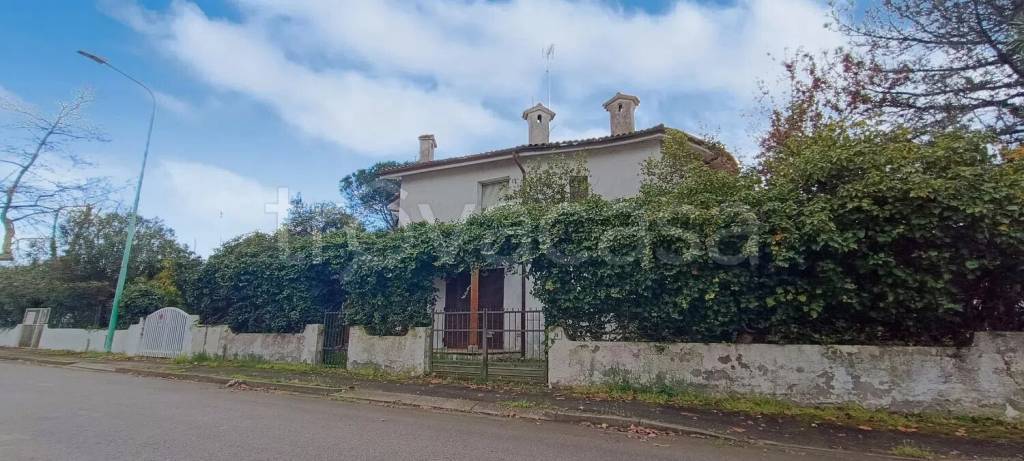 casa indipendente in vendita a Comacchio in zona Lido di Volano