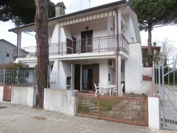 casa indipendente in vendita a Comacchio in zona Lido degli Estensi