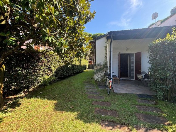 casa indipendente in vendita a Comacchio in zona Lido di Spina