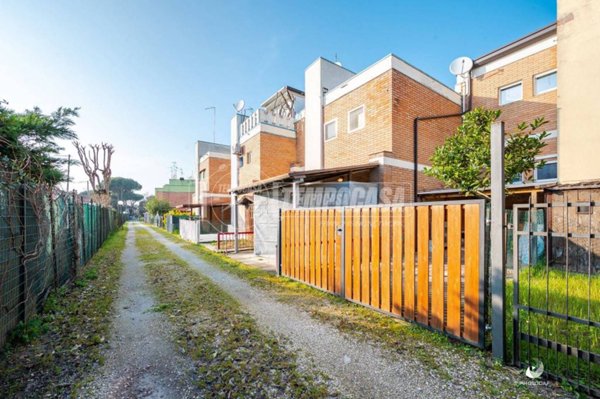 appartamento in vendita a Comacchio in zona Lido delle Nazioni