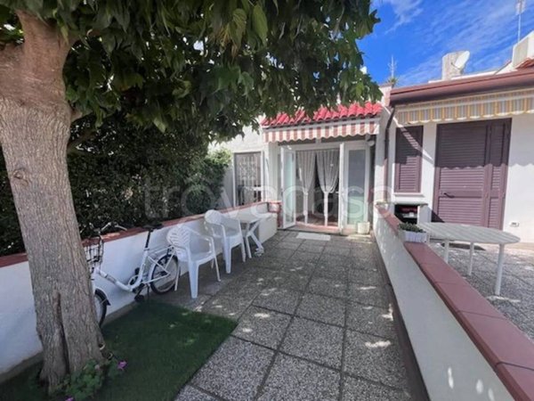 casa indipendente in vendita a Comacchio in zona Lido delle Nazioni