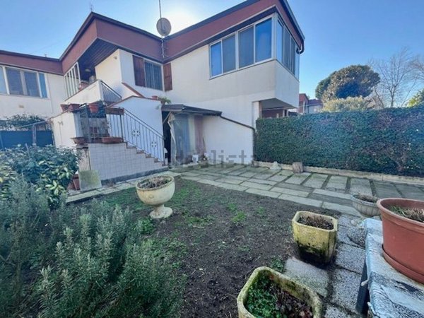 casa indipendente in vendita a Comacchio in zona Lido delle Nazioni