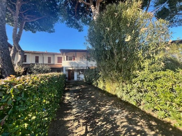 casa indipendente in vendita a Comacchio in zona Lido delle Nazioni