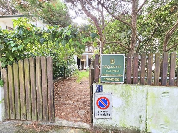 casa indipendente in vendita a Comacchio in zona Lido di Spina