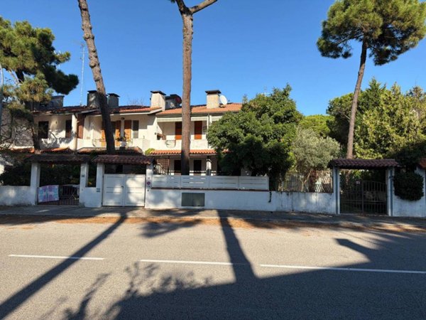 casa indipendente in vendita a Comacchio in zona Lido di Spina