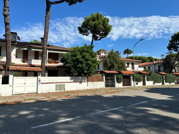 casa indipendente in vendita a Comacchio in zona Lido di Spina