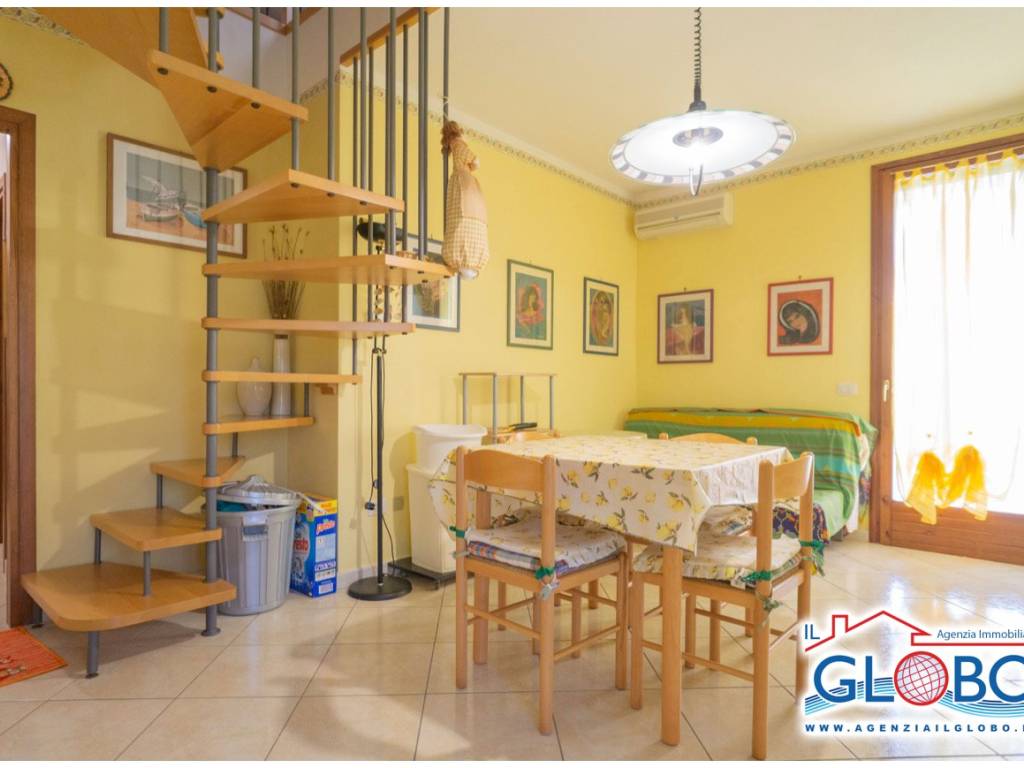 quadrivano in vendita a Comacchio in zona Lido delle Nazioni