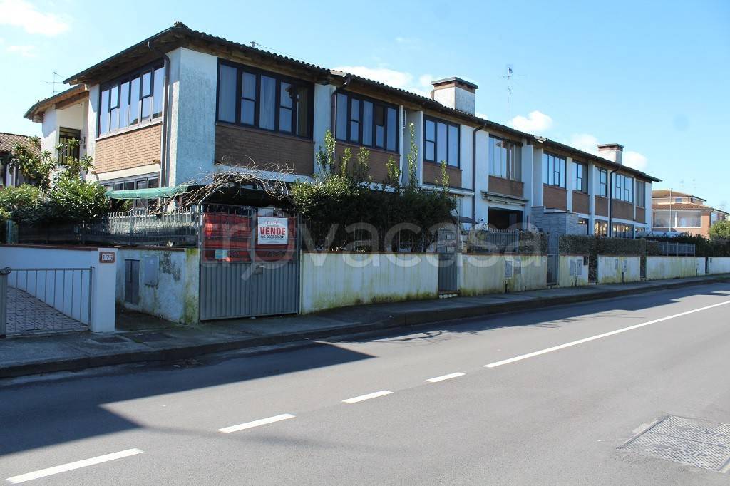 appartamento in vendita a Comacchio in zona Lido degli Estensi