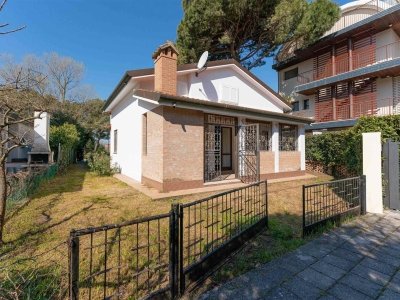 casa indipendente in vendita a Comacchio in zona Lido degli Estensi